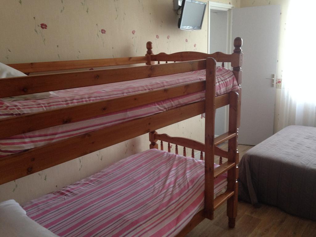 Arcantis Hotel La Residence Cergy Oda fotoğraf