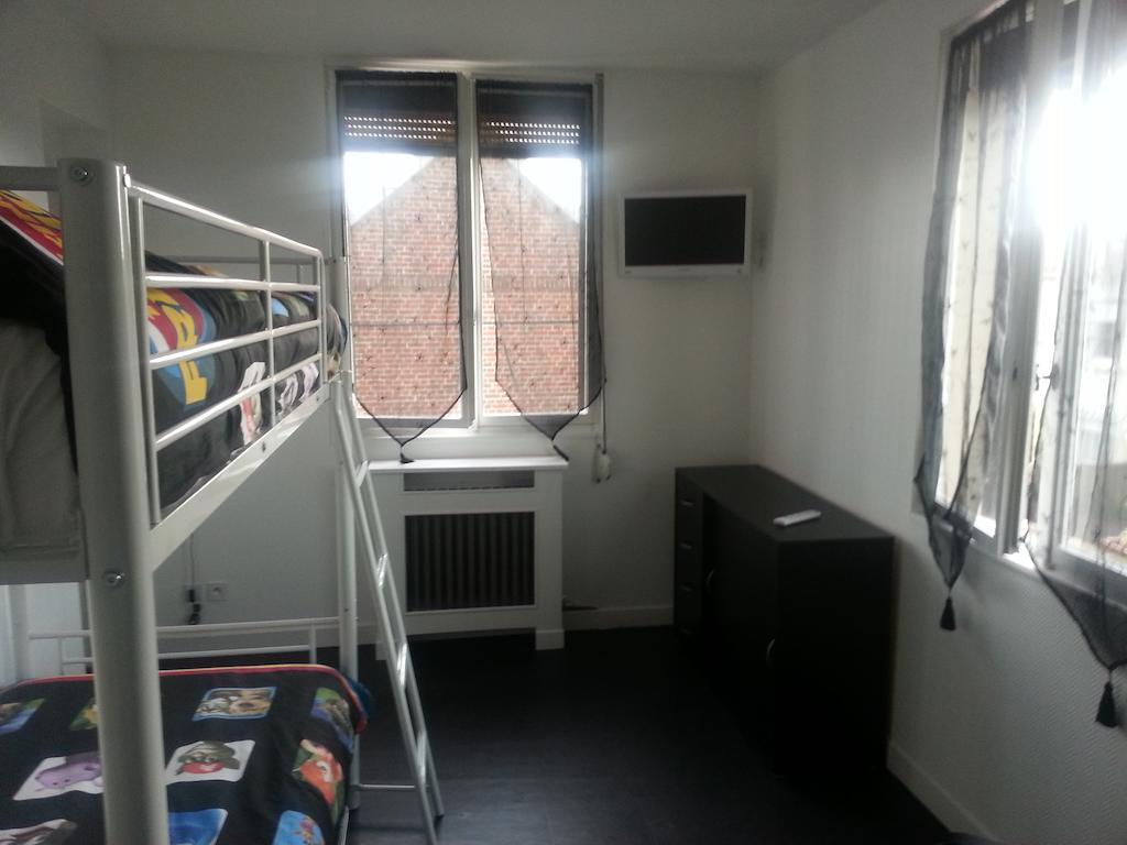 Arcantis Hotel La Residence Cergy Oda fotoğraf